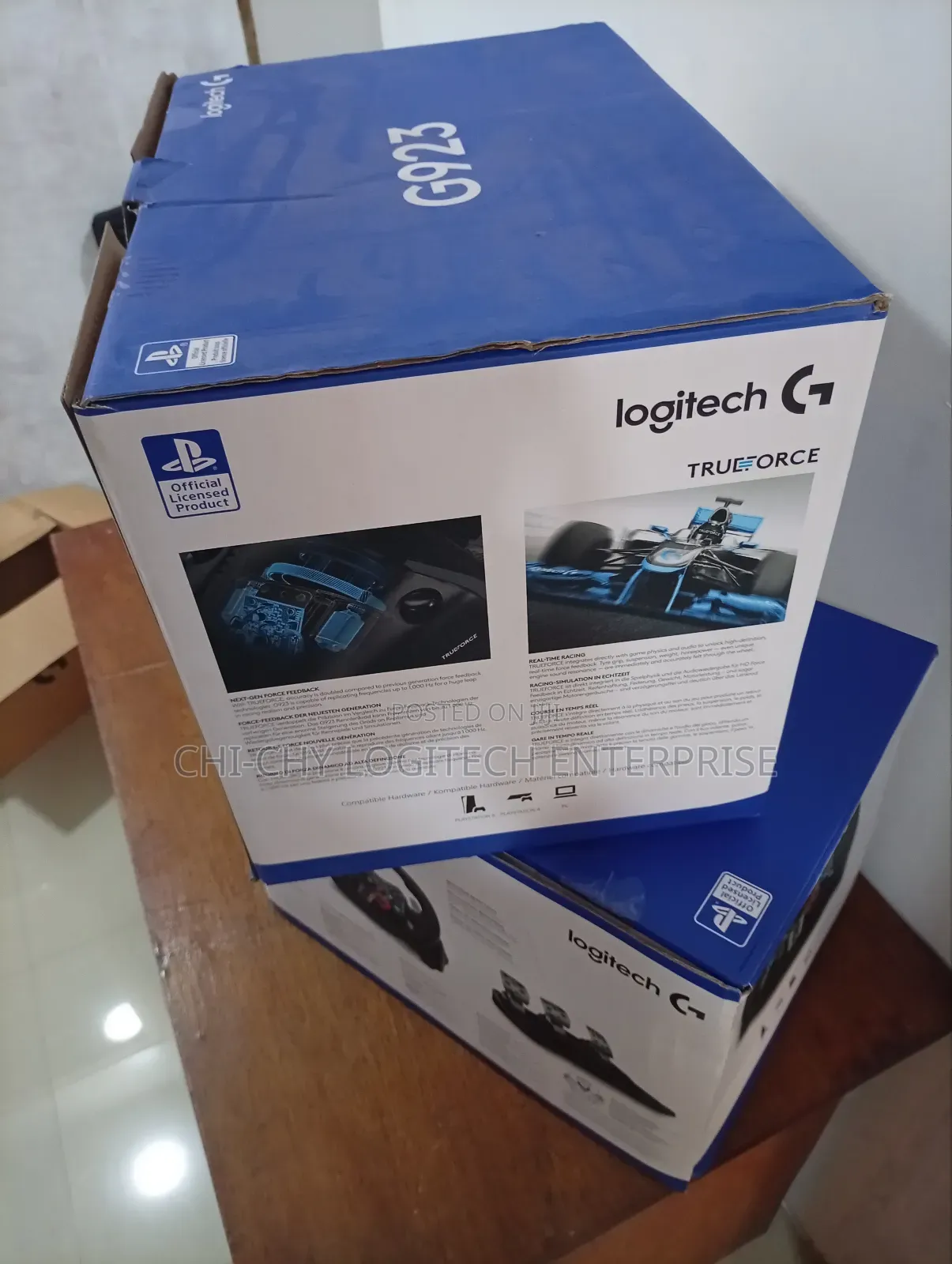 Logitech G923 Trueforce Racing Wheel Pedals for Ps Pc