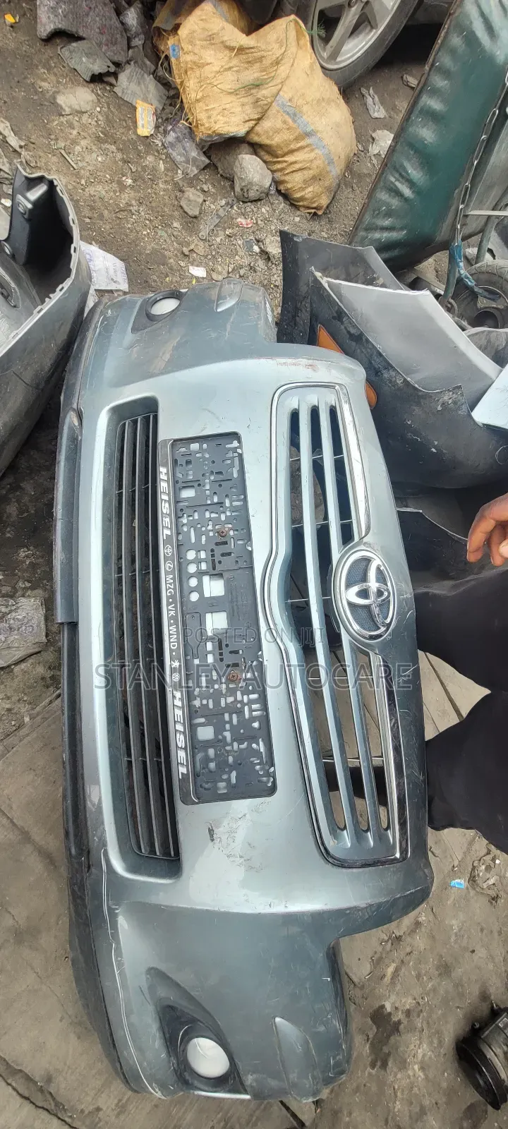 Front Bumper Avensis 2006