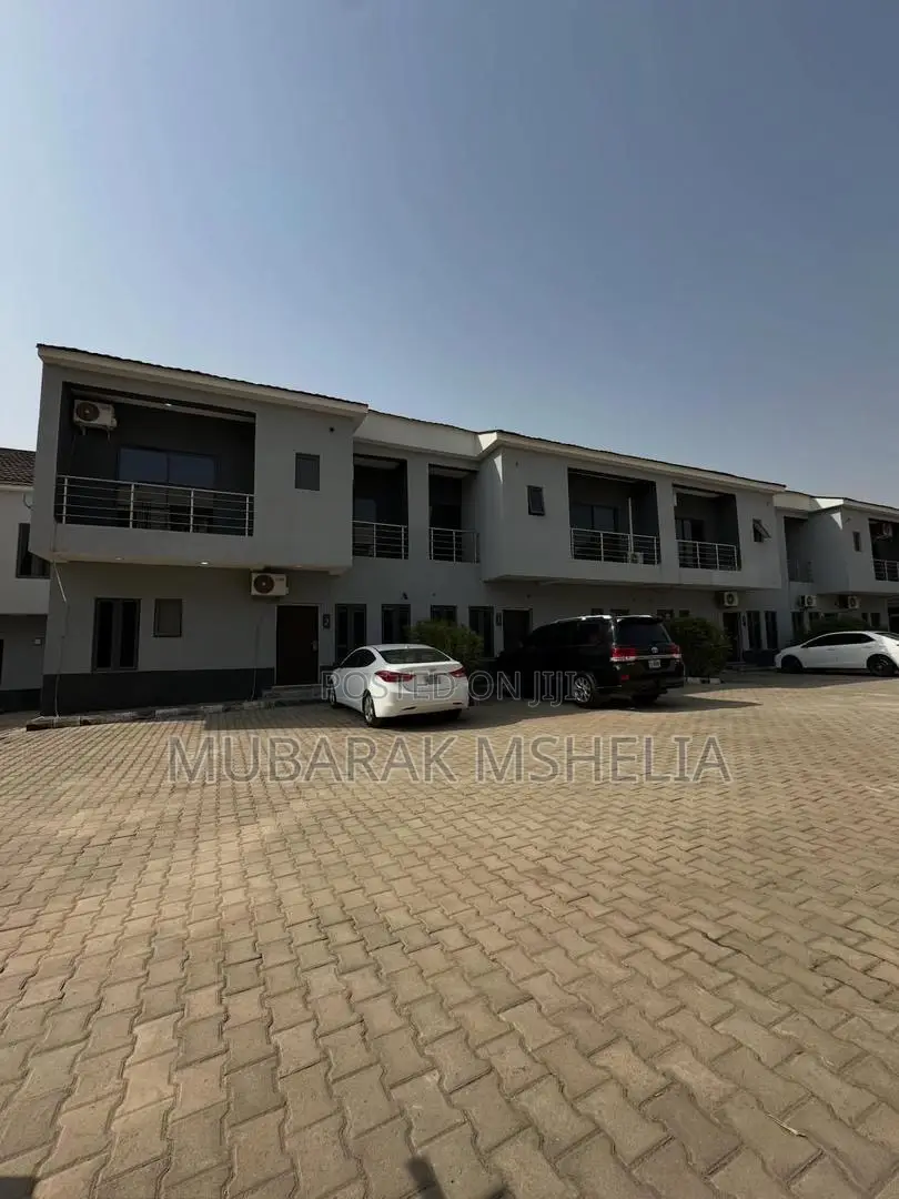 4bdrm Duplex in Kado for sale