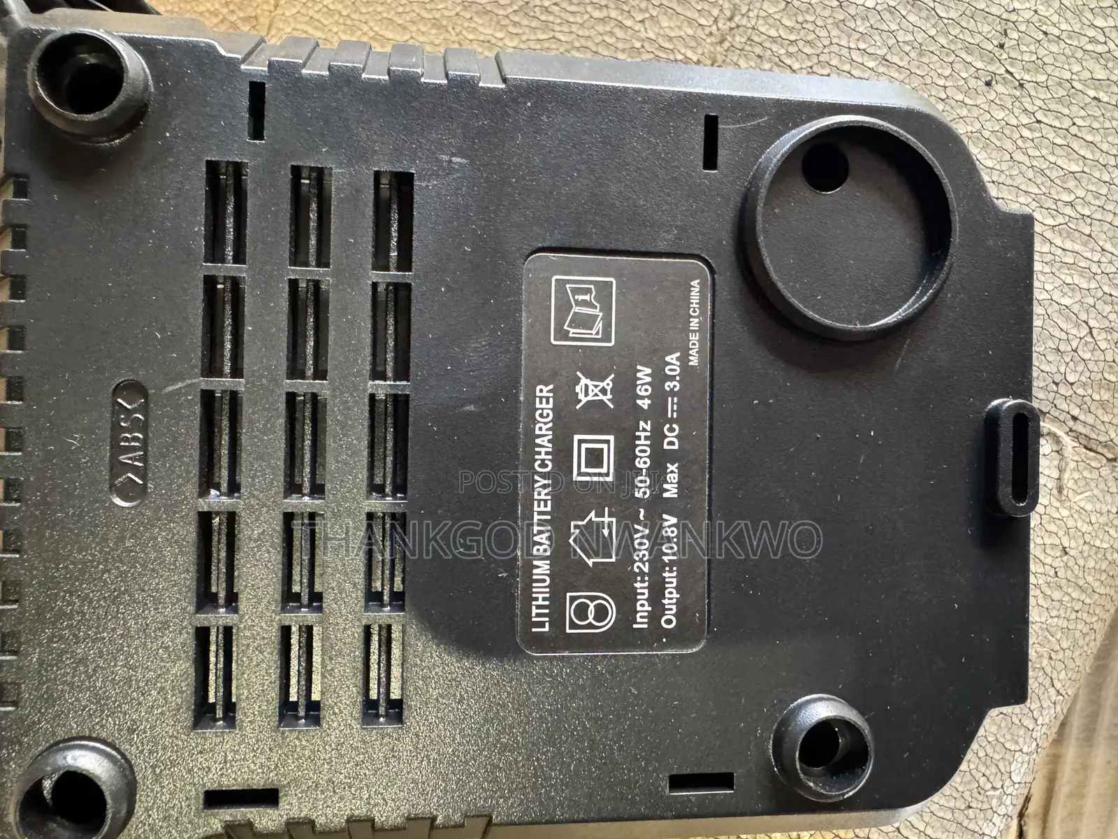 Bosch 10.8v-12v Lithium Ion Battery Charger
