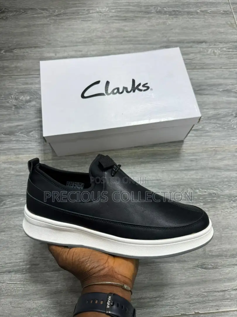 Classic Clark’S White Sole Pull on Leather Loafers