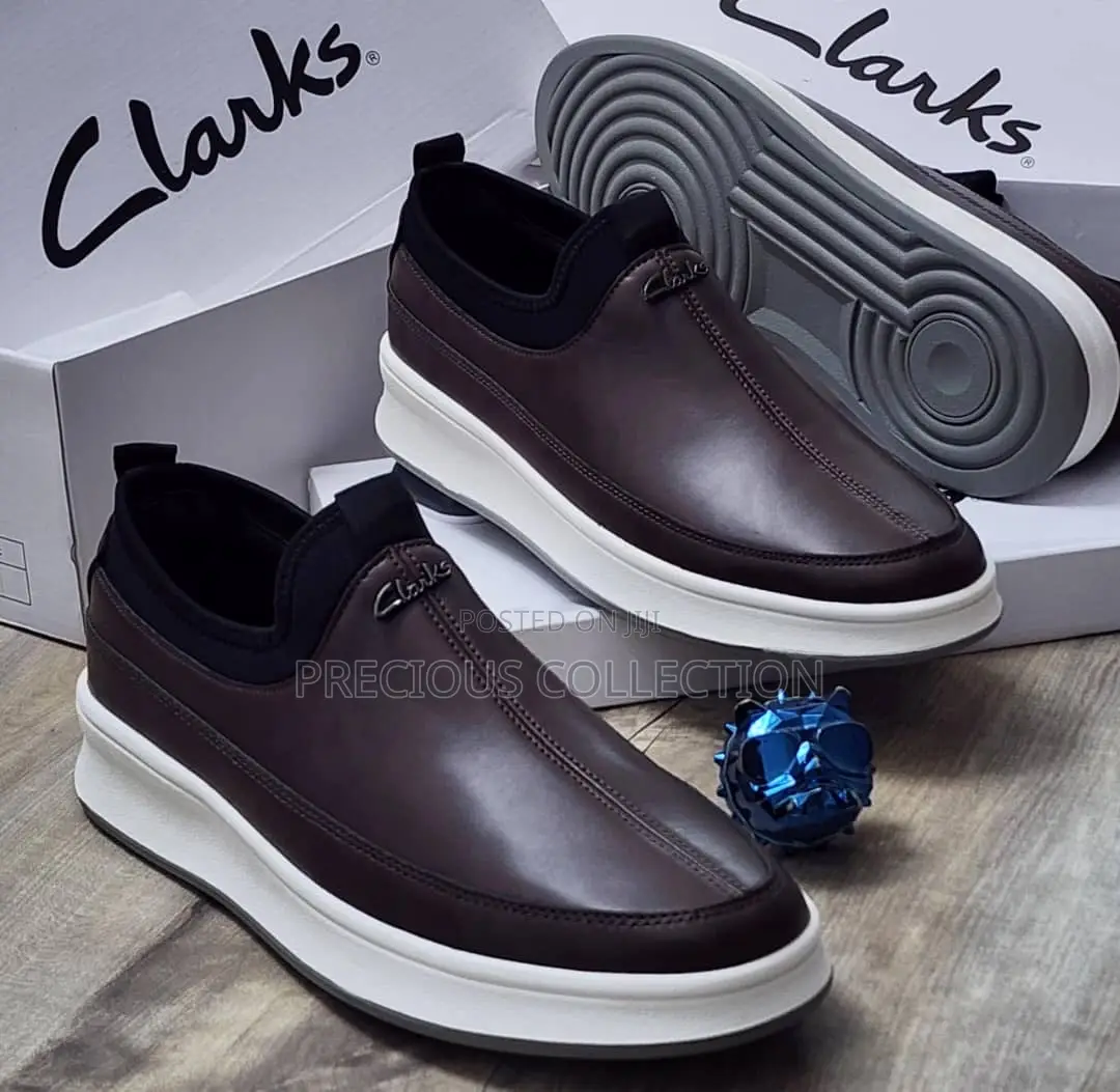 Classic Clark’S White Sole Pull on Leather Loafers