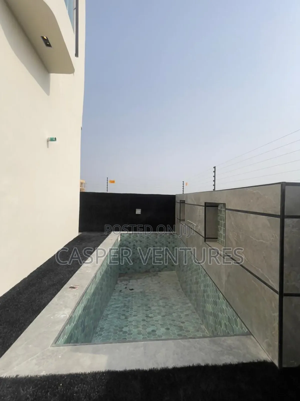 5bdrm Duplex in Admiralty Way, Lekki Phase 1 for sale
