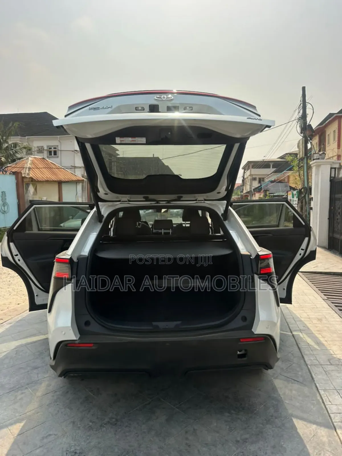 Toyota bZ4X Limited AWD 2024 White