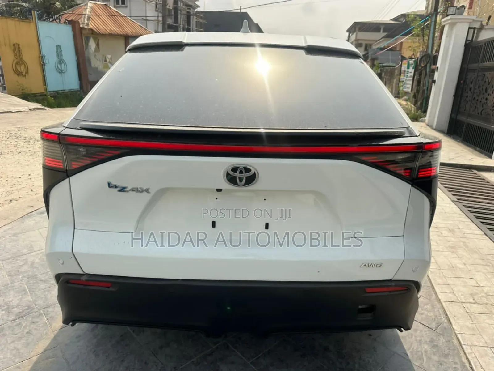 Toyota bZ4X Limited AWD 2024 White