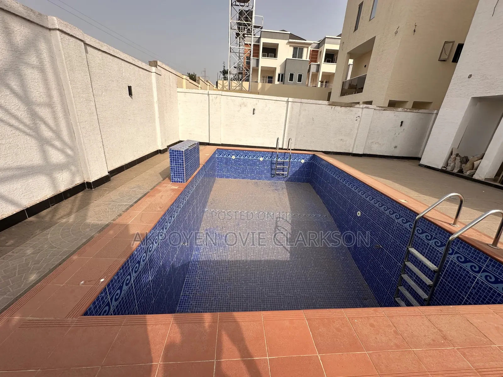 6bdrm Duplex in Guzape District for sale