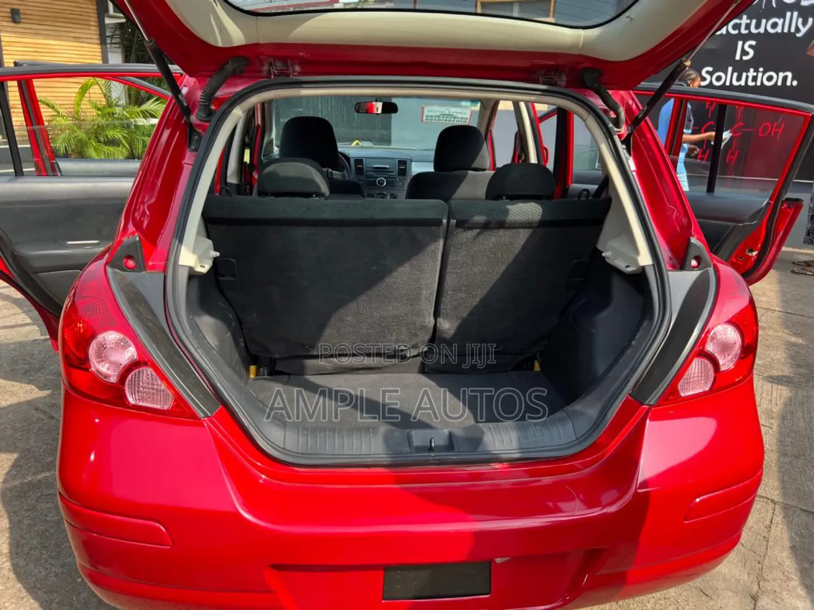 Nissan Versa 2010 Red