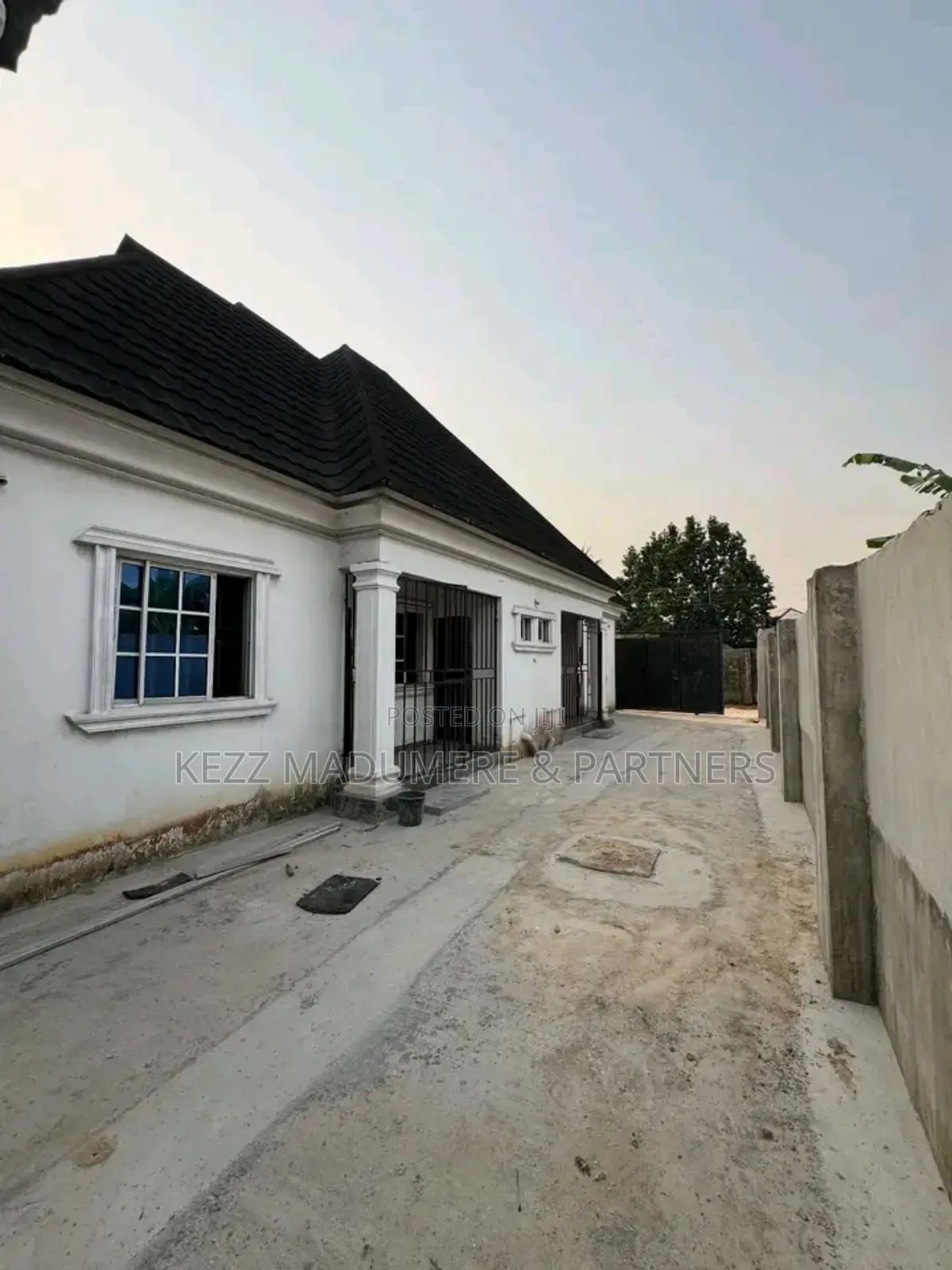 5bdrm Block of Flats in Sars Road, Port for sale