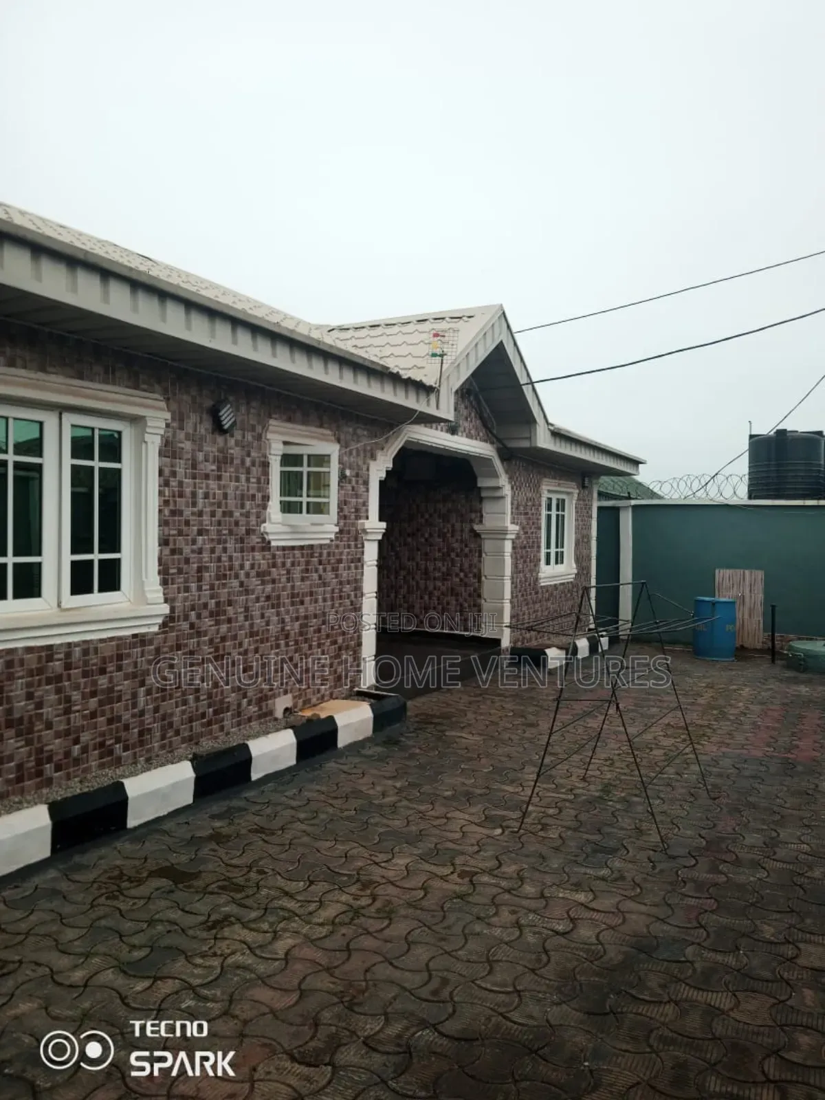 6bdrm Bungalow in Ifo for sale