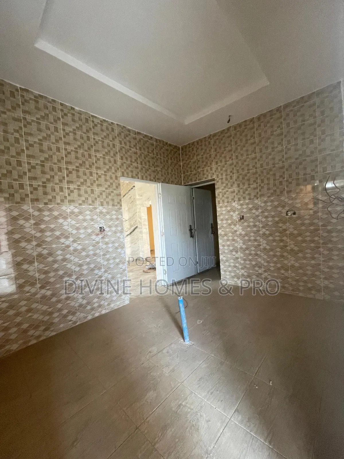 2bdrm Block of Flats in Idu for sale