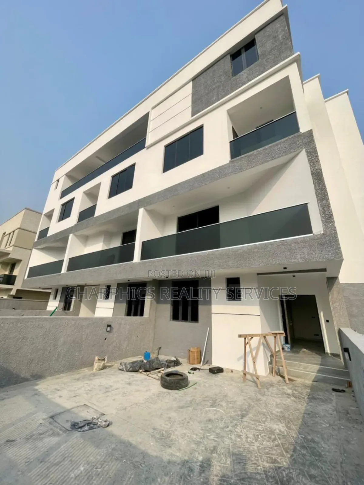 5bdrm Duplex in Lekki Phase 1 for sale