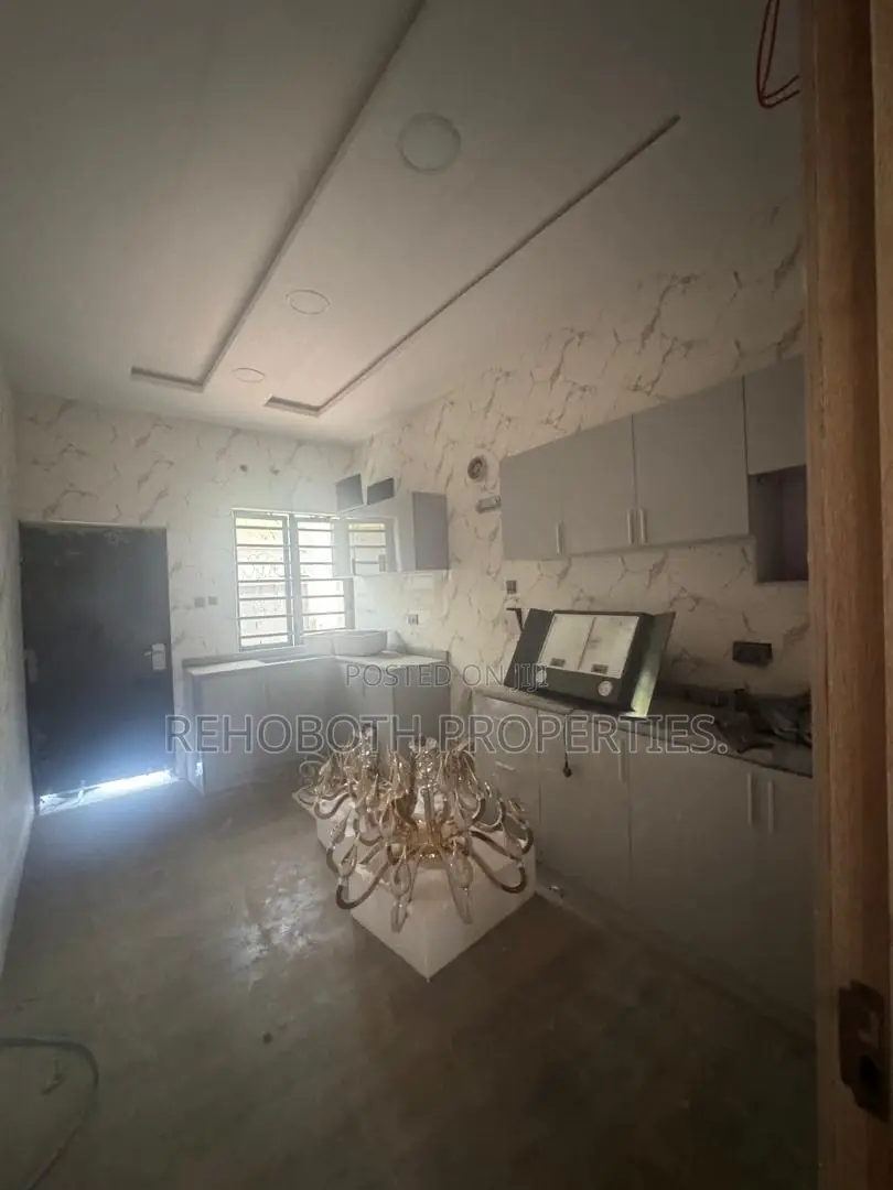 3bdrm Duplex in Npg Omolayo, Akobo for rent