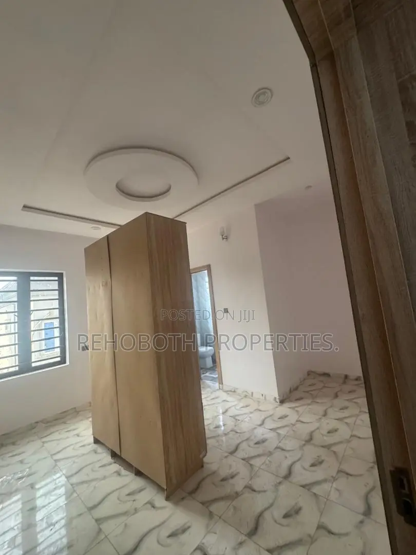 3bdrm Duplex in Npg Omolayo, Akobo for rent