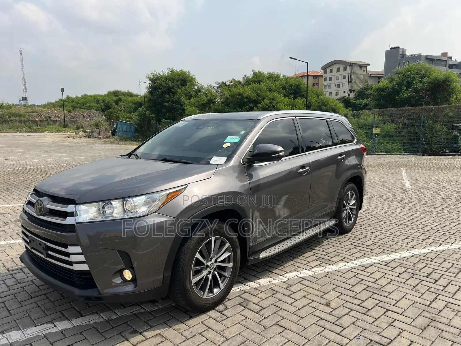 Toyota Highlander XLE 2019 Brown