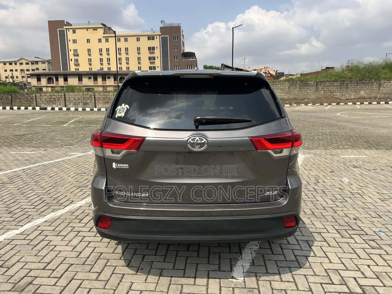 Toyota Highlander XLE 2019 Brown