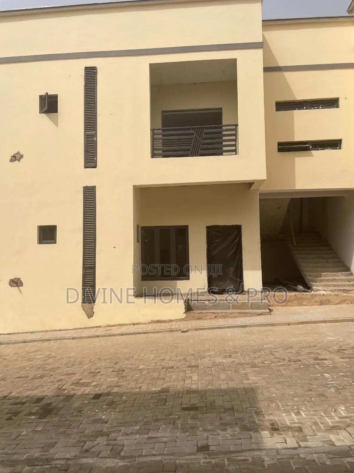 3bdrm Block of Flats in Life Camp for sale