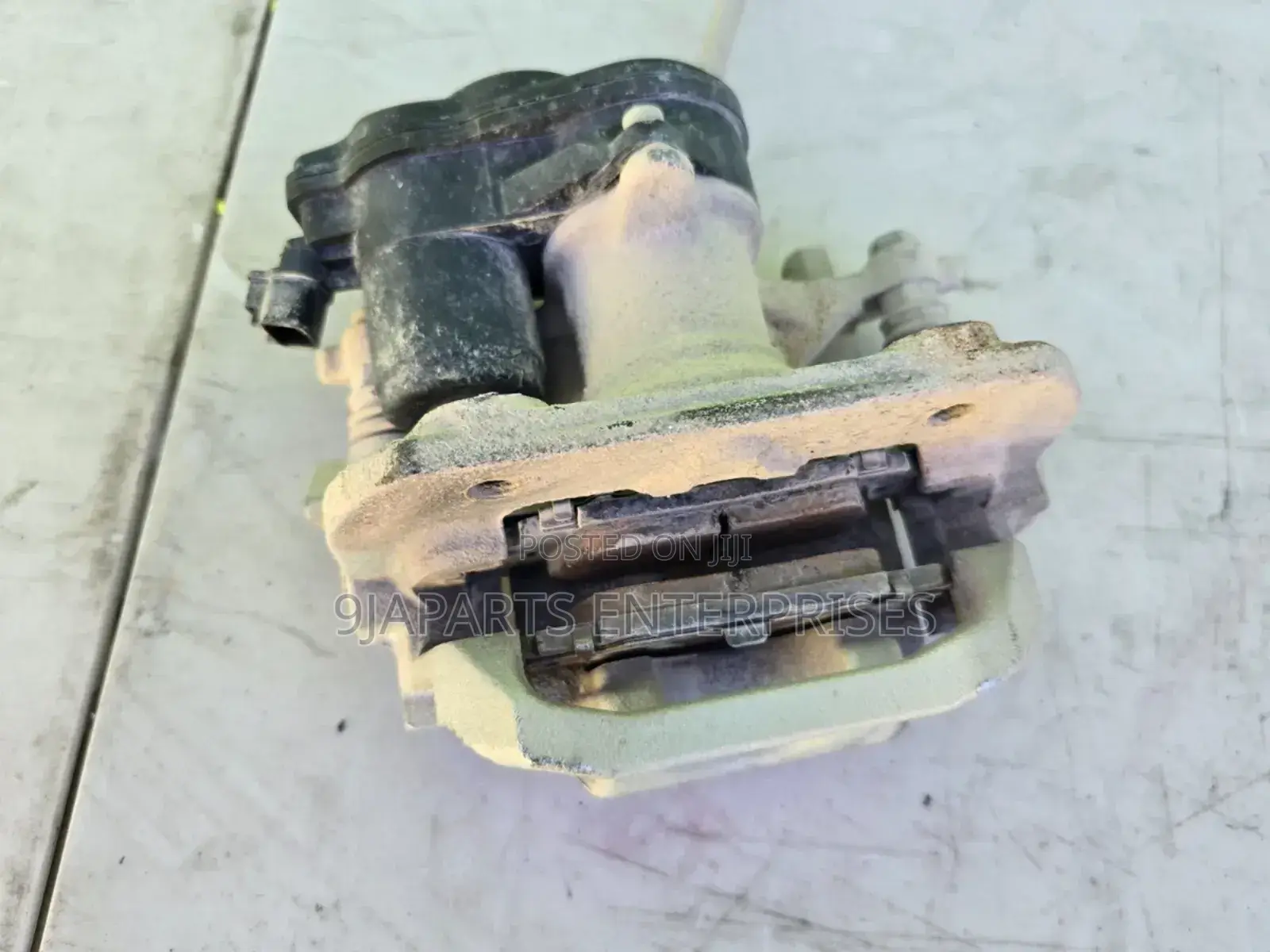 Toyota Venza 2020-2025 Caliper With Parking Brake Actuator Back Right