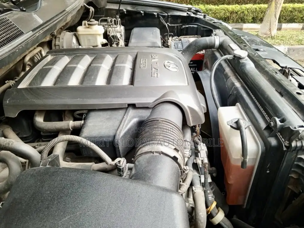 Toyota Sequoia Limited 4dr SUV (5.7L 8cyl 6A) 2010 Black