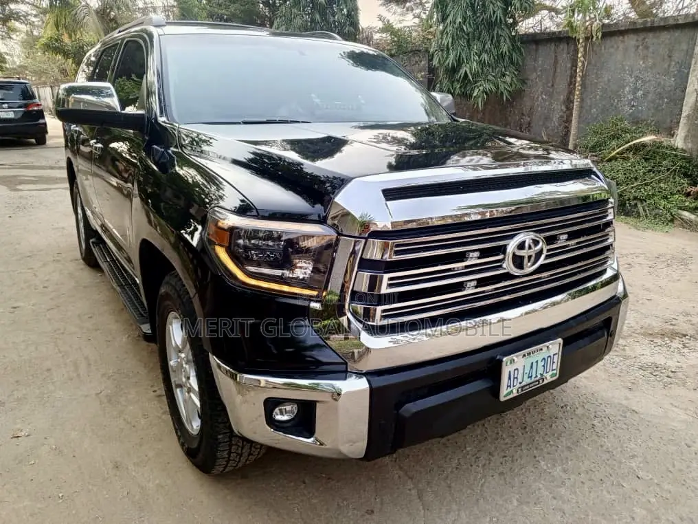 Toyota Sequoia Limited 4dr SUV (5.7L 8cyl 6A) 2010 Black