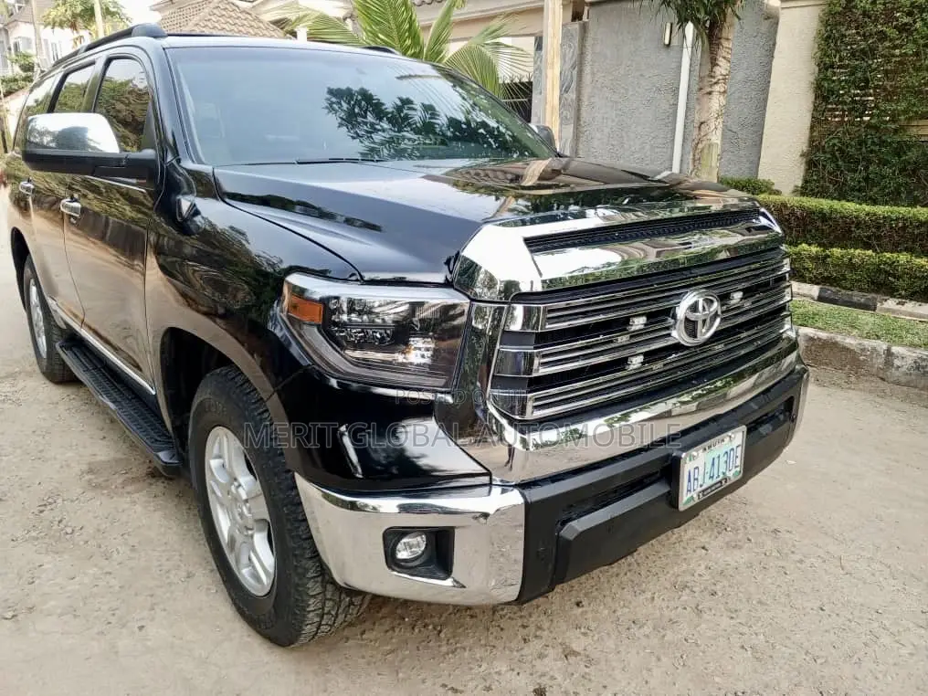 Toyota Sequoia Limited 4dr SUV (5.7L 8cyl 6A) 2010 Black