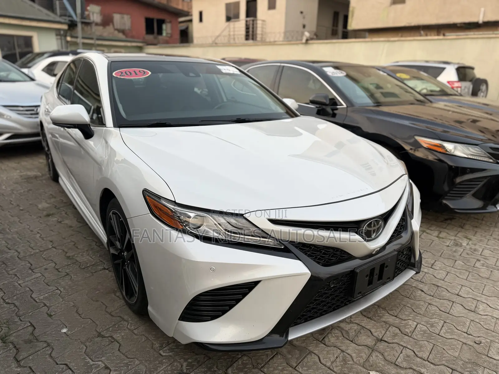 Toyota Camry XSE V6 (3.5L V6 8A) 2019 White