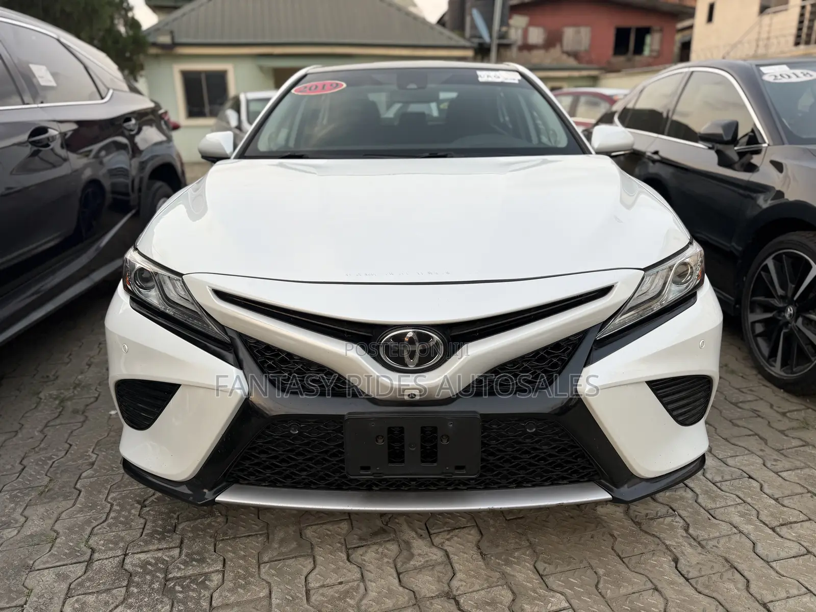 Toyota Camry XSE V6 (3.5L V6 8A) 2019 White