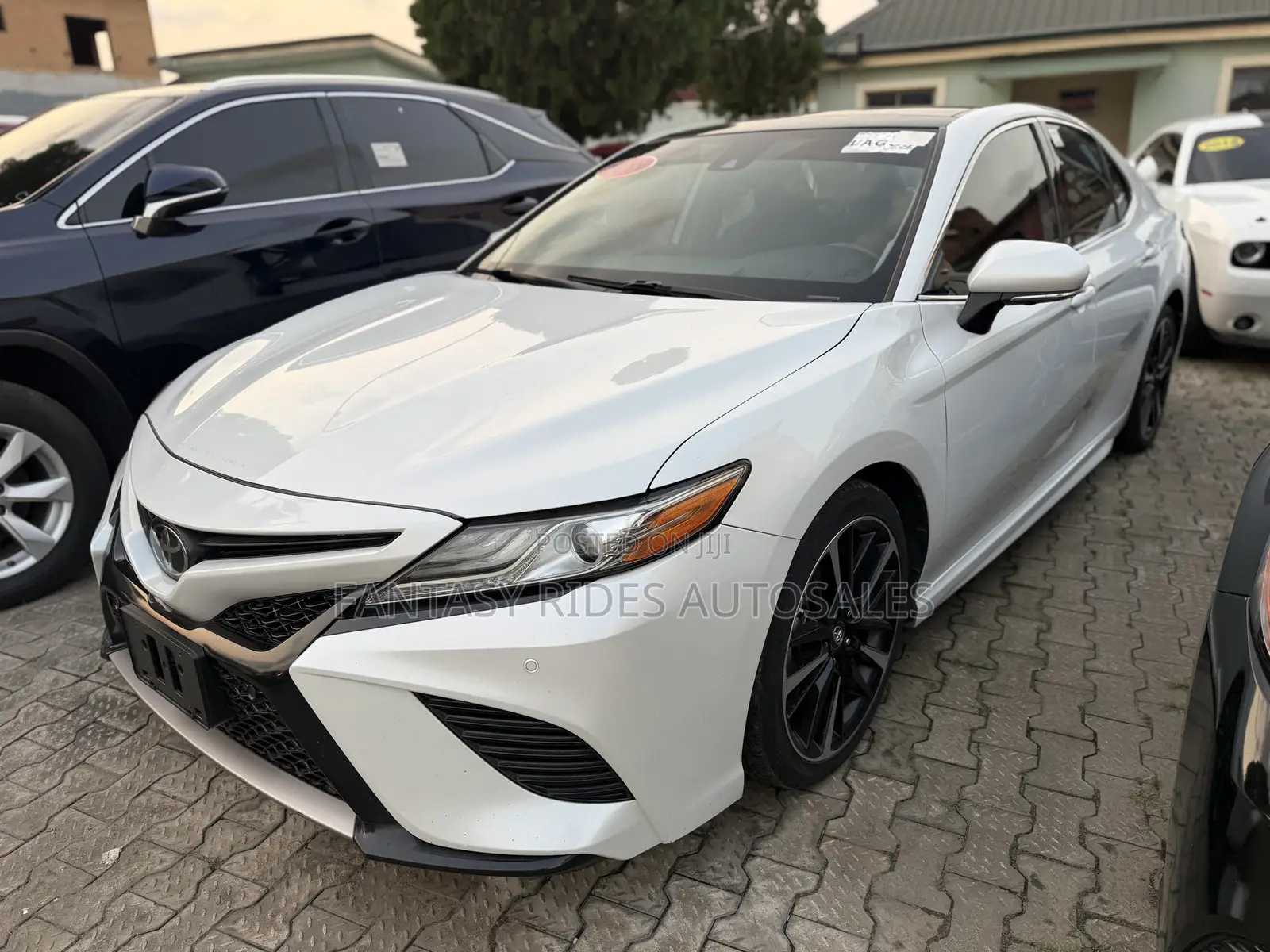 Toyota Camry XSE V6 (3.5L V6 8A) 2019 White