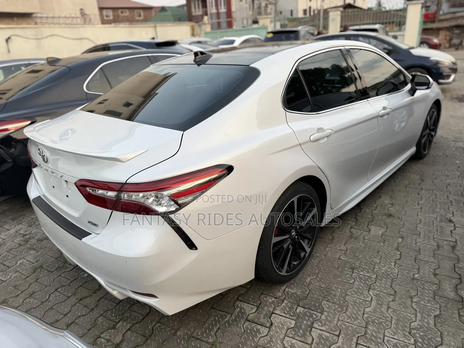 Toyota Camry XSE V6 (3.5L V6 8A) 2019 White