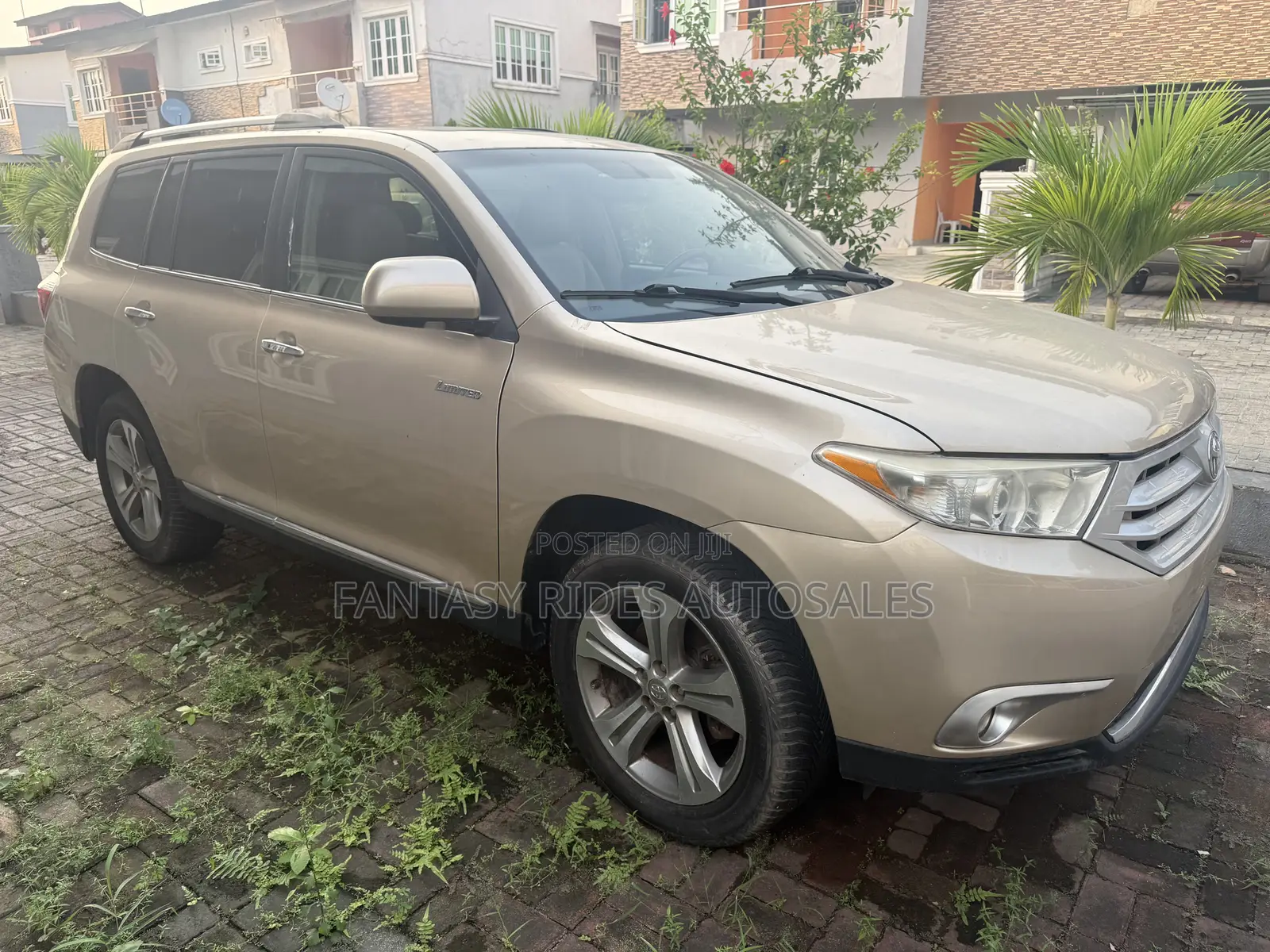 Toyota Highlander Limited 2012 Gold