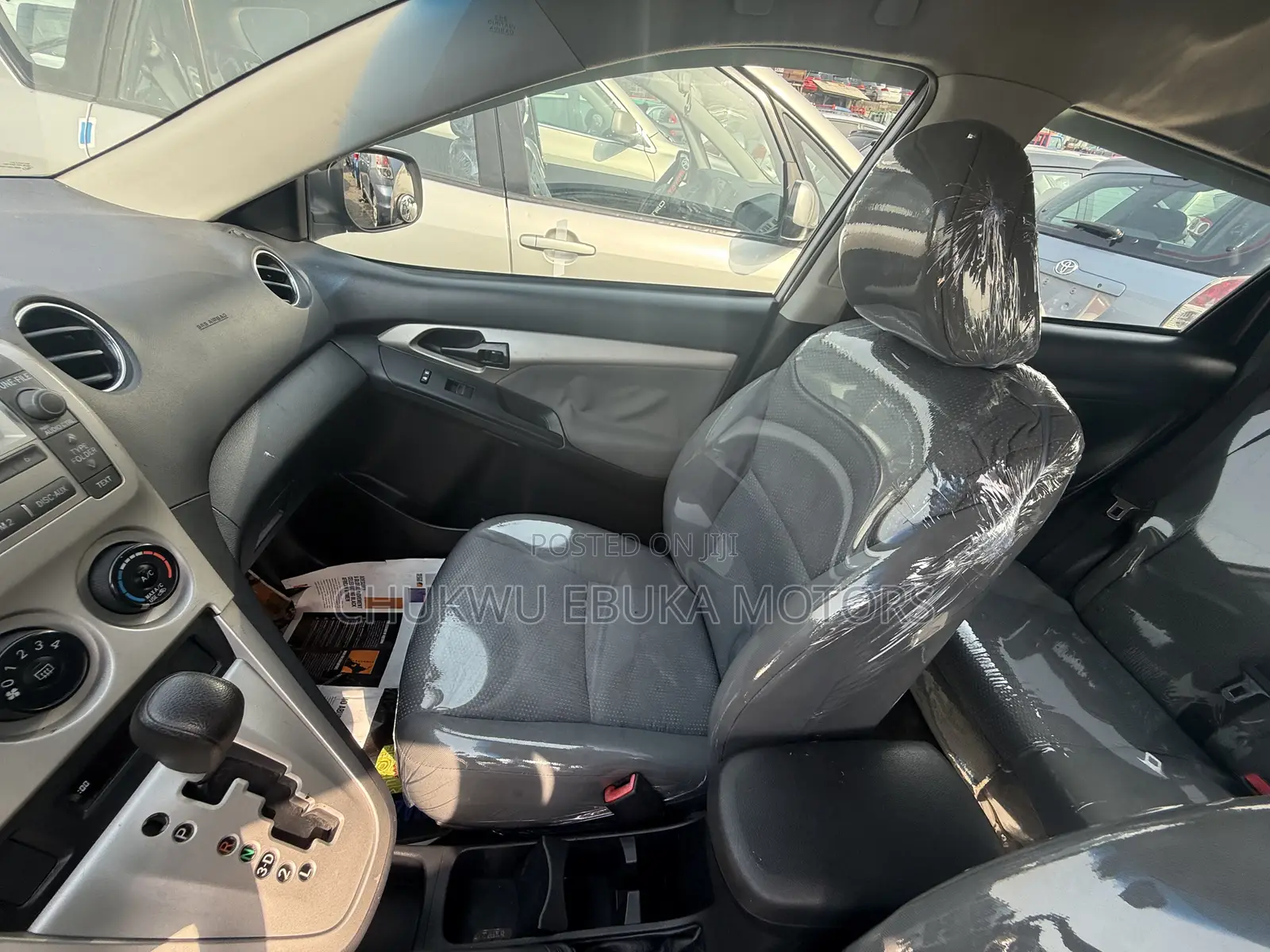Toyota Matrix S Hatchback AWD (2.4L 4cyl 4A) 2009 Silver