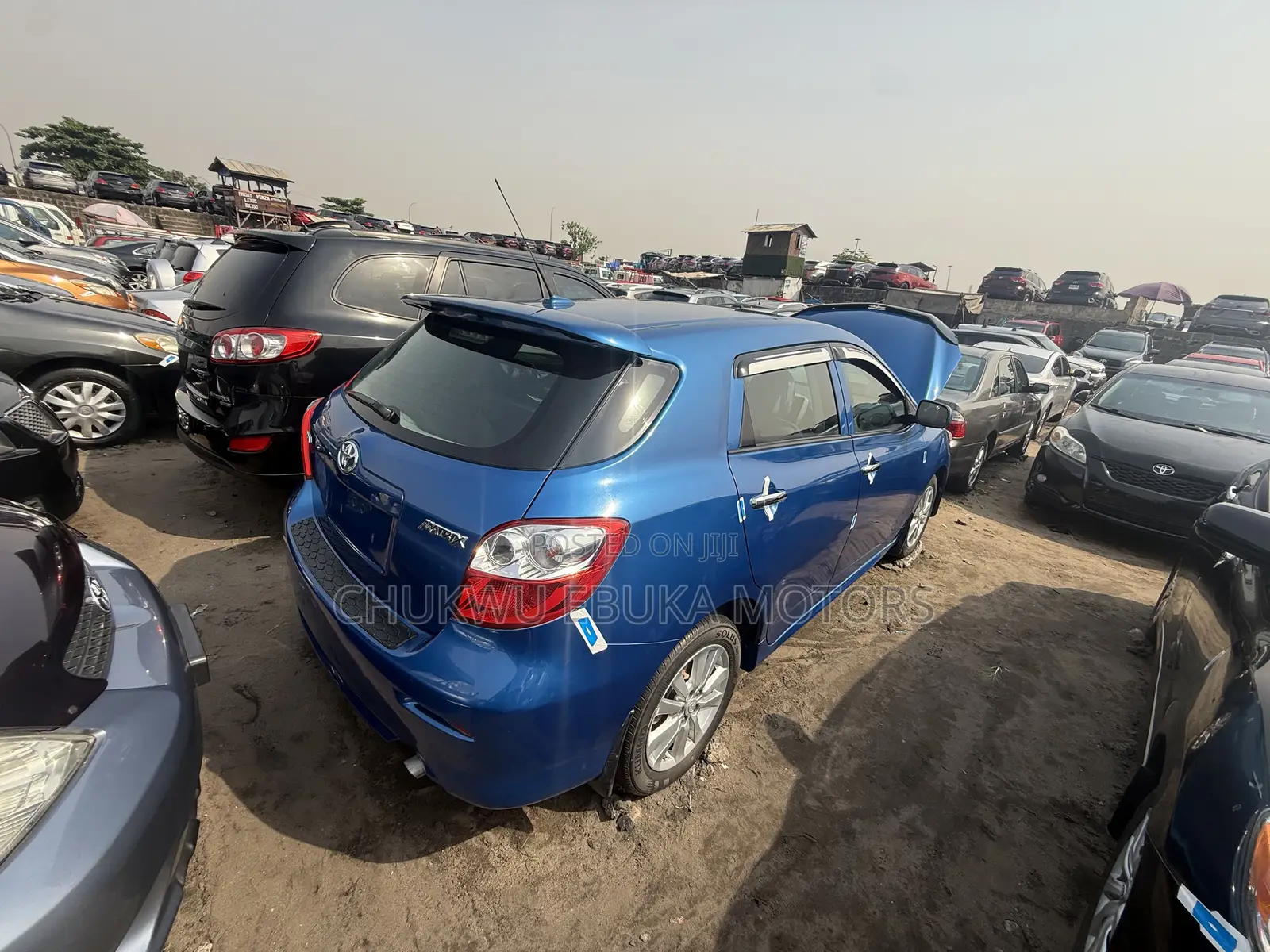 Toyota Matrix S Hatchback AWD (2.4L 4cyl 4A) 2010 Blue
