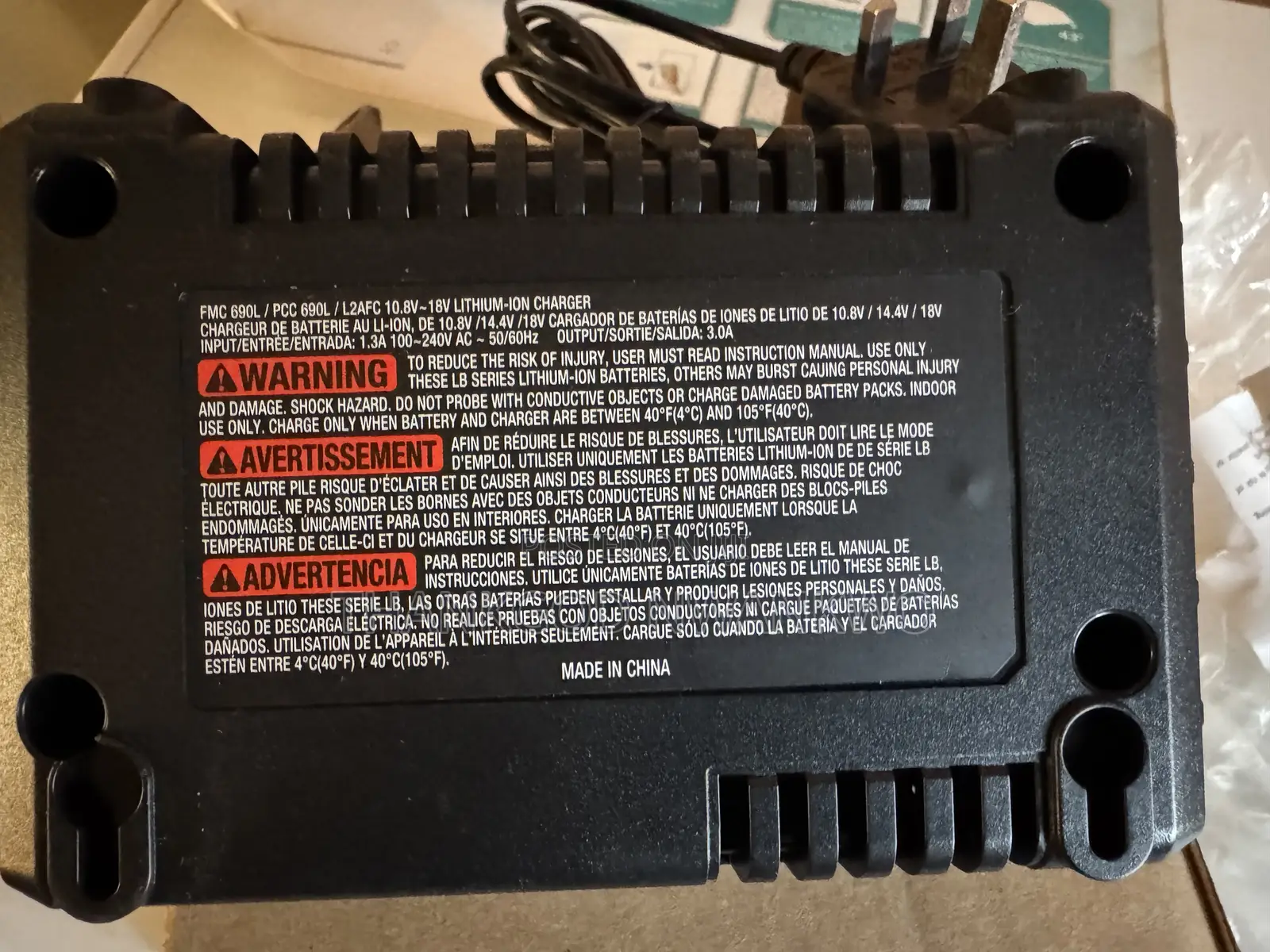 Stanley 10.8-18v Lithium Ion Battery Charger 220v