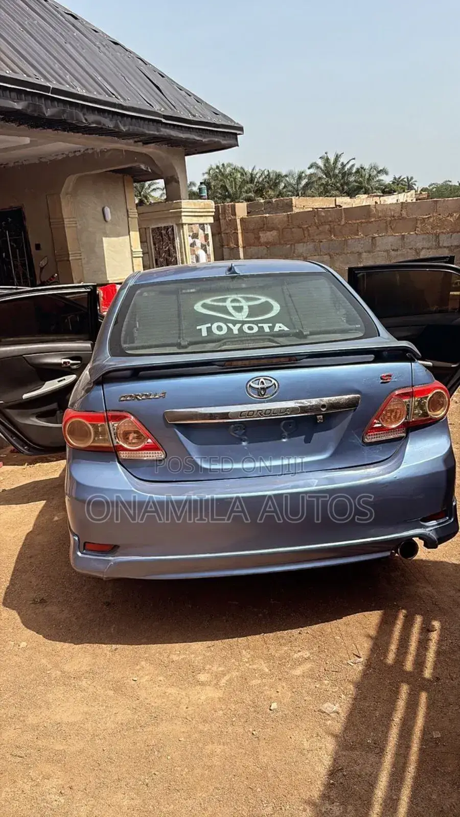 Toyota Corolla L 4-Speed Automatic 2013 Blue