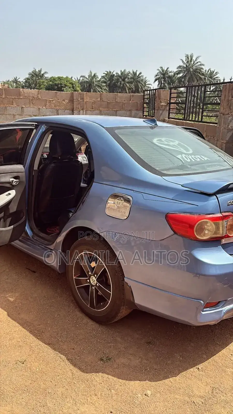 Toyota Corolla L 4-Speed Automatic 2013 Blue