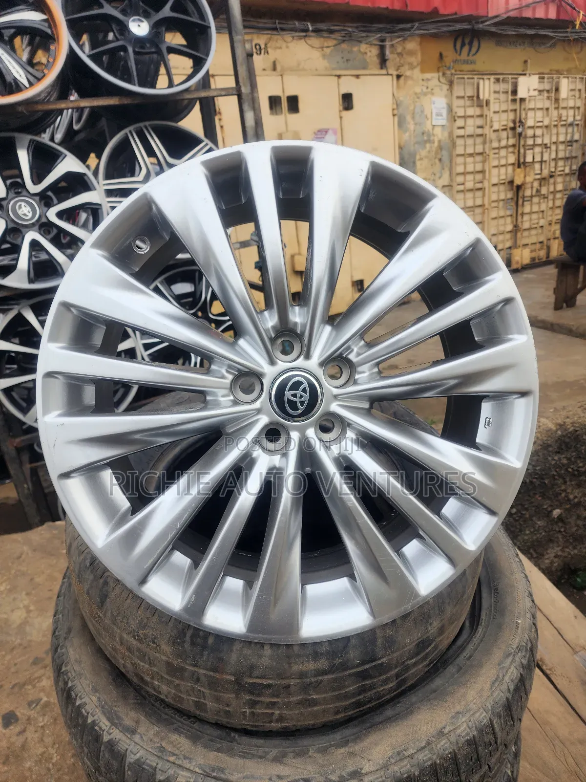 Brand New 20inch Rim For Luxury Cars.