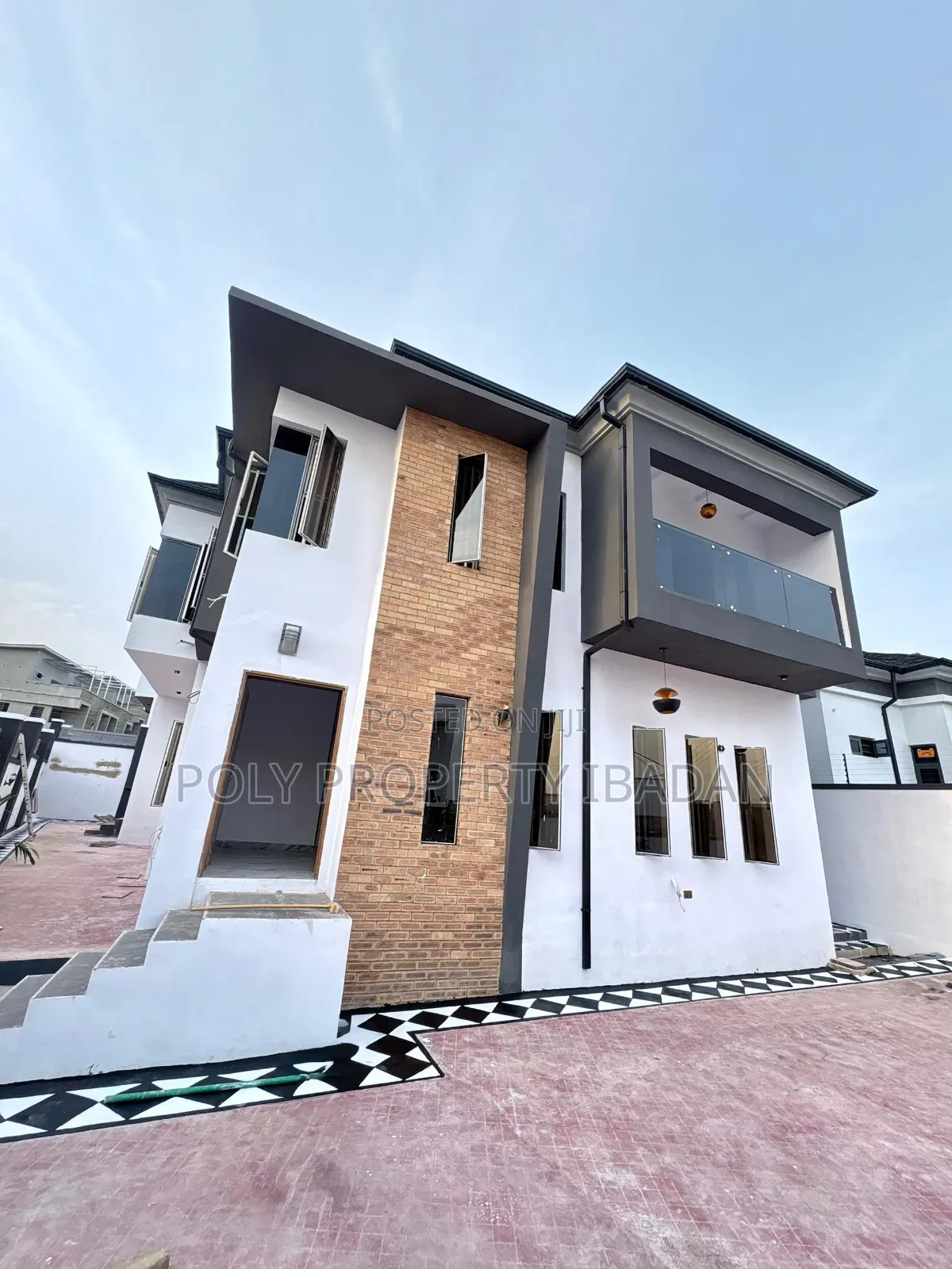 4bdrm Duplex in Calton Gate, Akobo for sale
