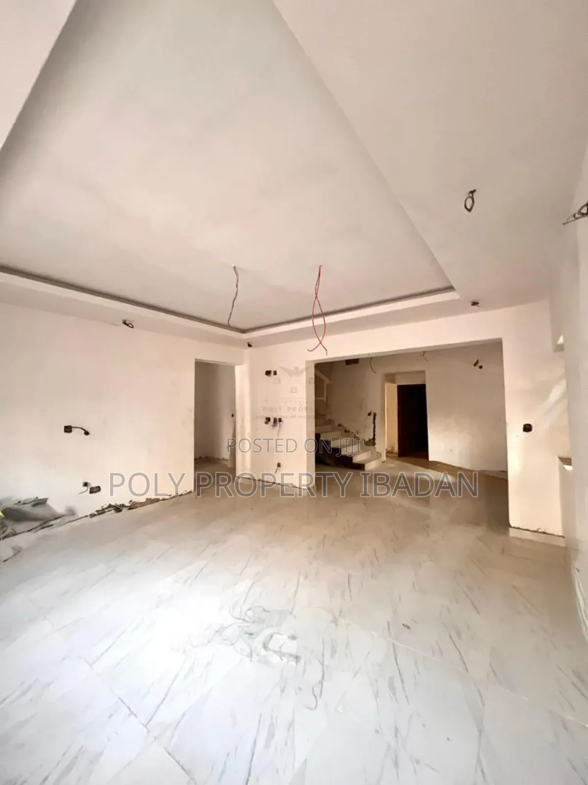 4bdrm Penthouse in Carlton Gate, Akobo for sale