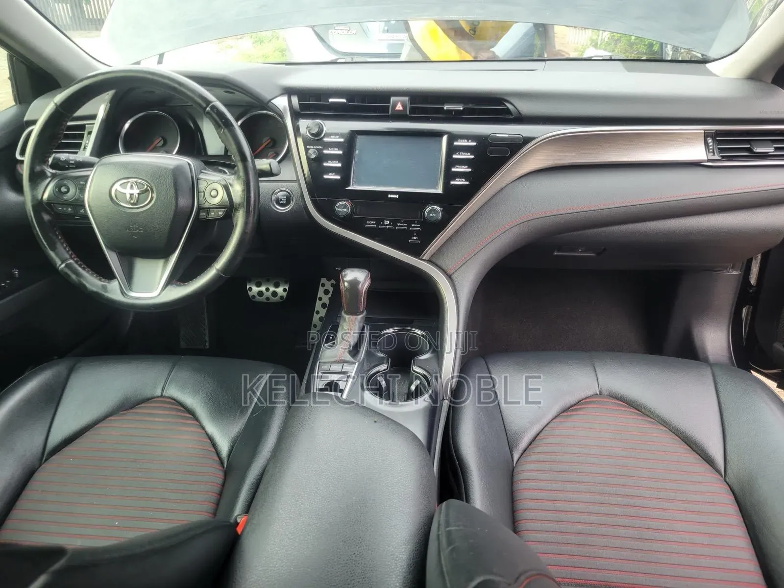 Toyota Camry XLE V6 2021 Black