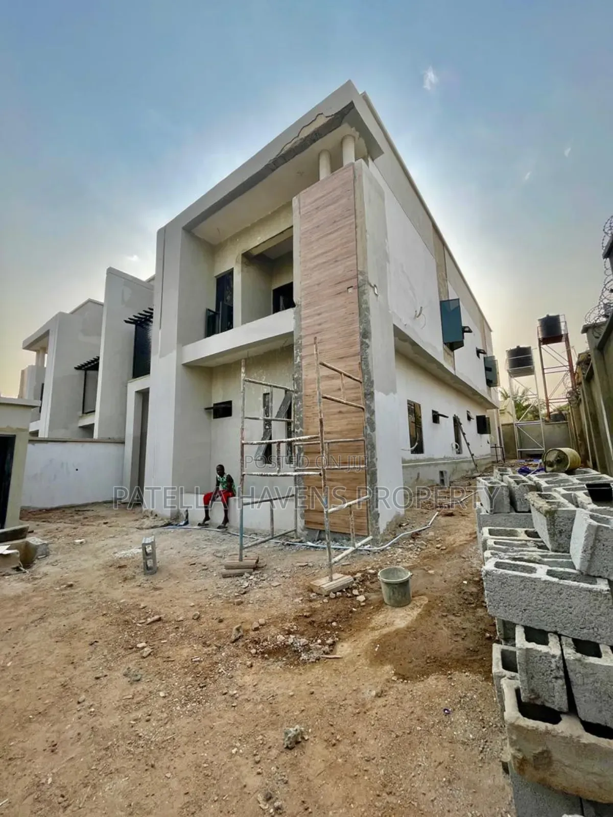 4bdrm Duplex in Gwarinpa for sale