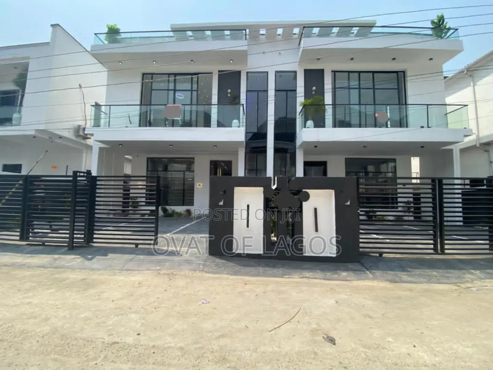 4bdrm Duplex in Ikota for sale