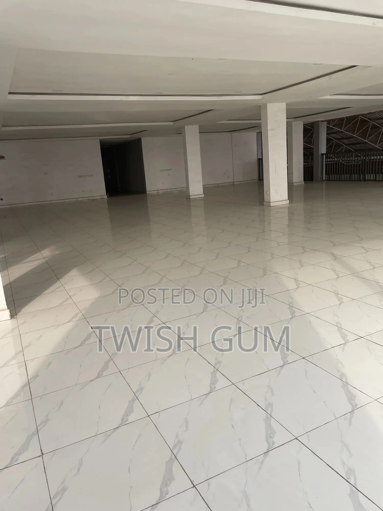 To Let- Open Space(1012 (Fully Serviced)