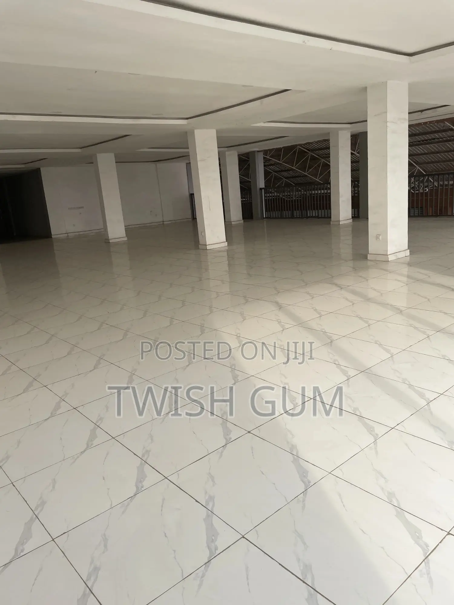 To Let- Open Space(1012 (Fully Serviced)