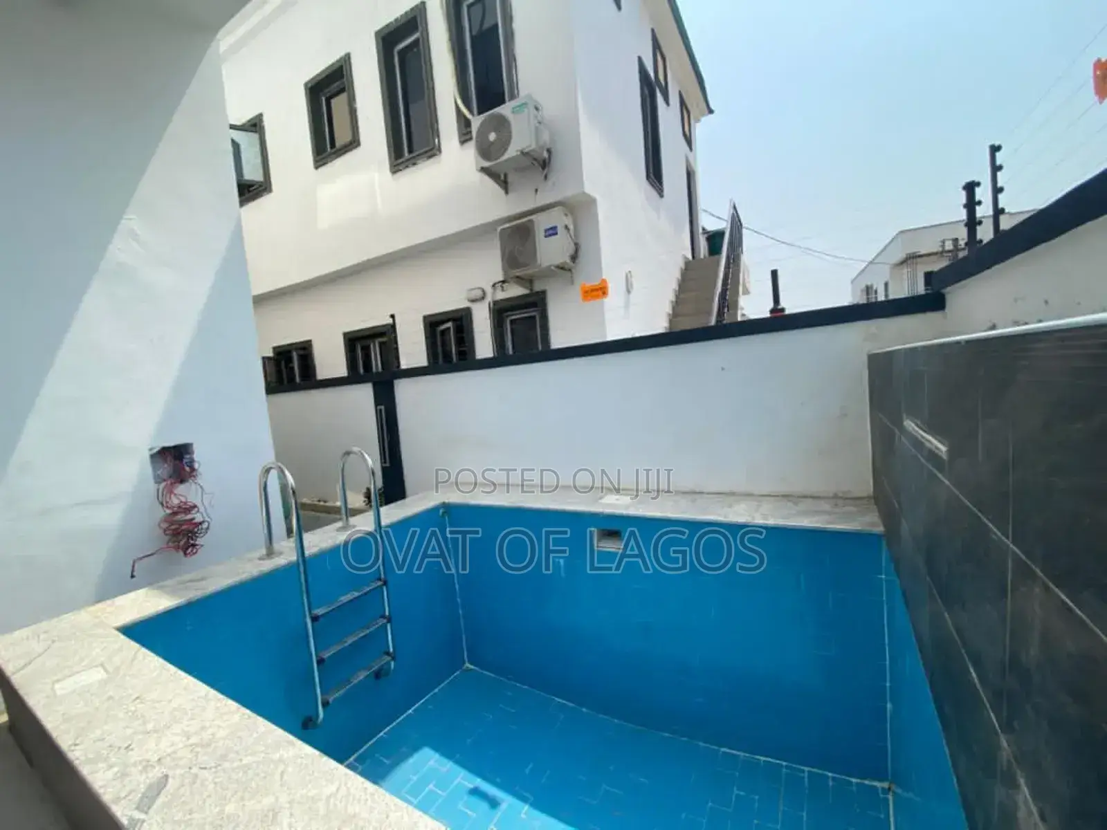 5bdrm Duplex in Ikota for sale
