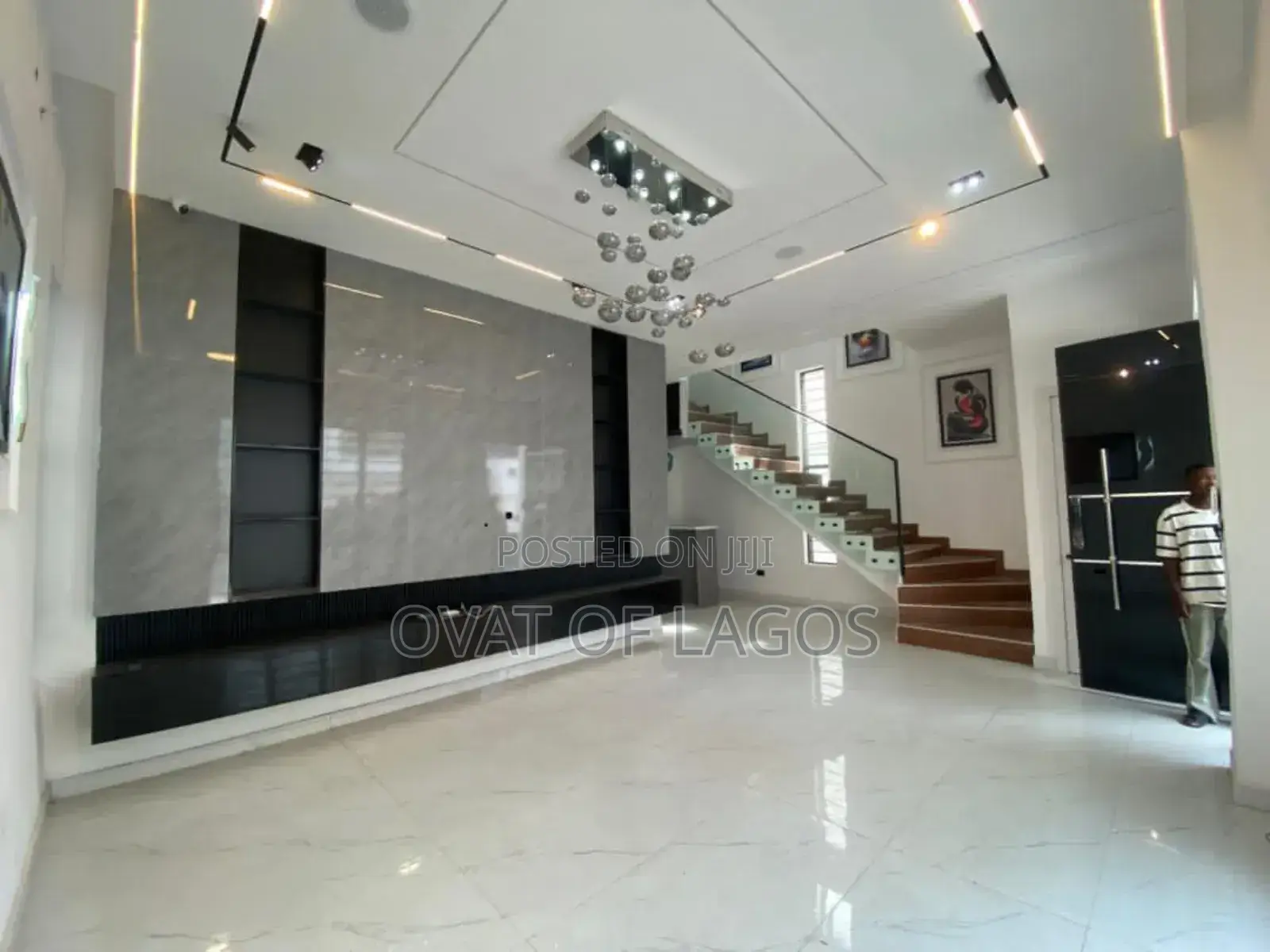 5bdrm Duplex in Ikota for sale