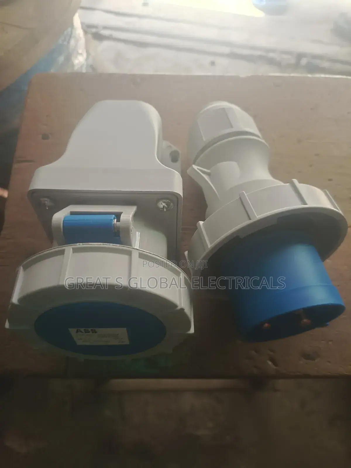 32am Male and Female Industrial Socket