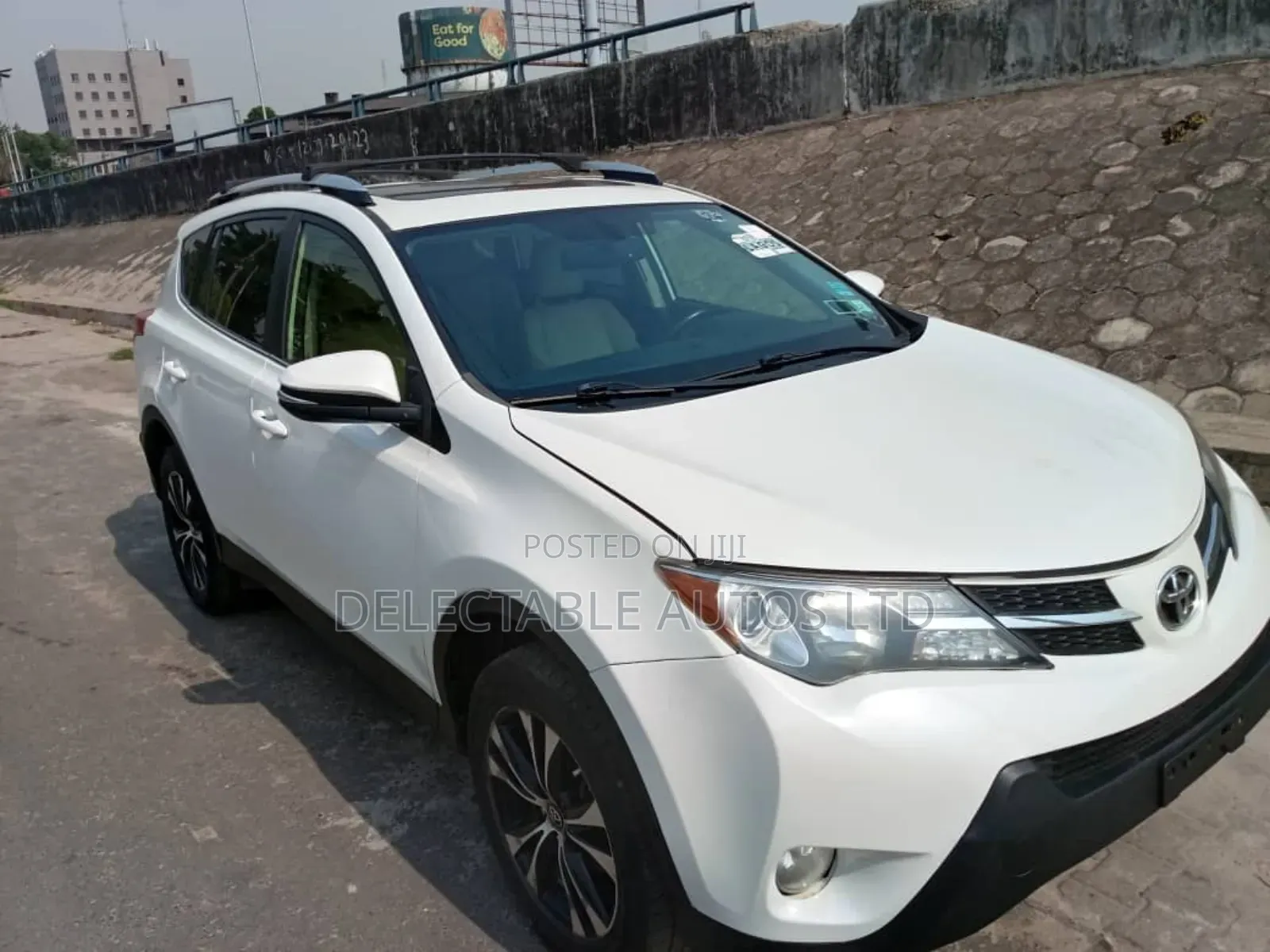 Toyota RAV4 Limited 4dr SUV (2.5L 4cyl 6A) 2015 White