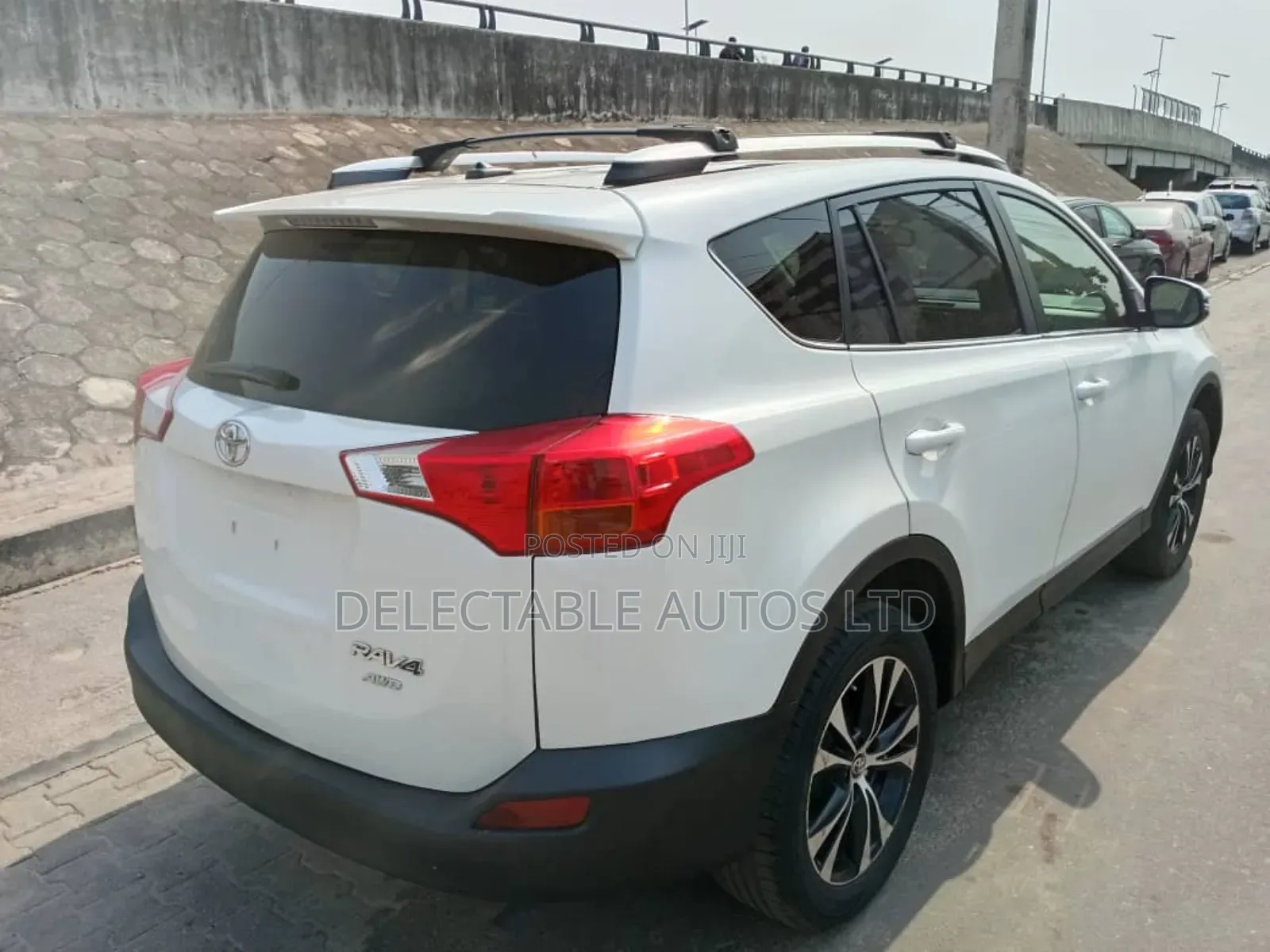 Toyota RAV4 Limited 4dr SUV (2.5L 4cyl 6A) 2015 White