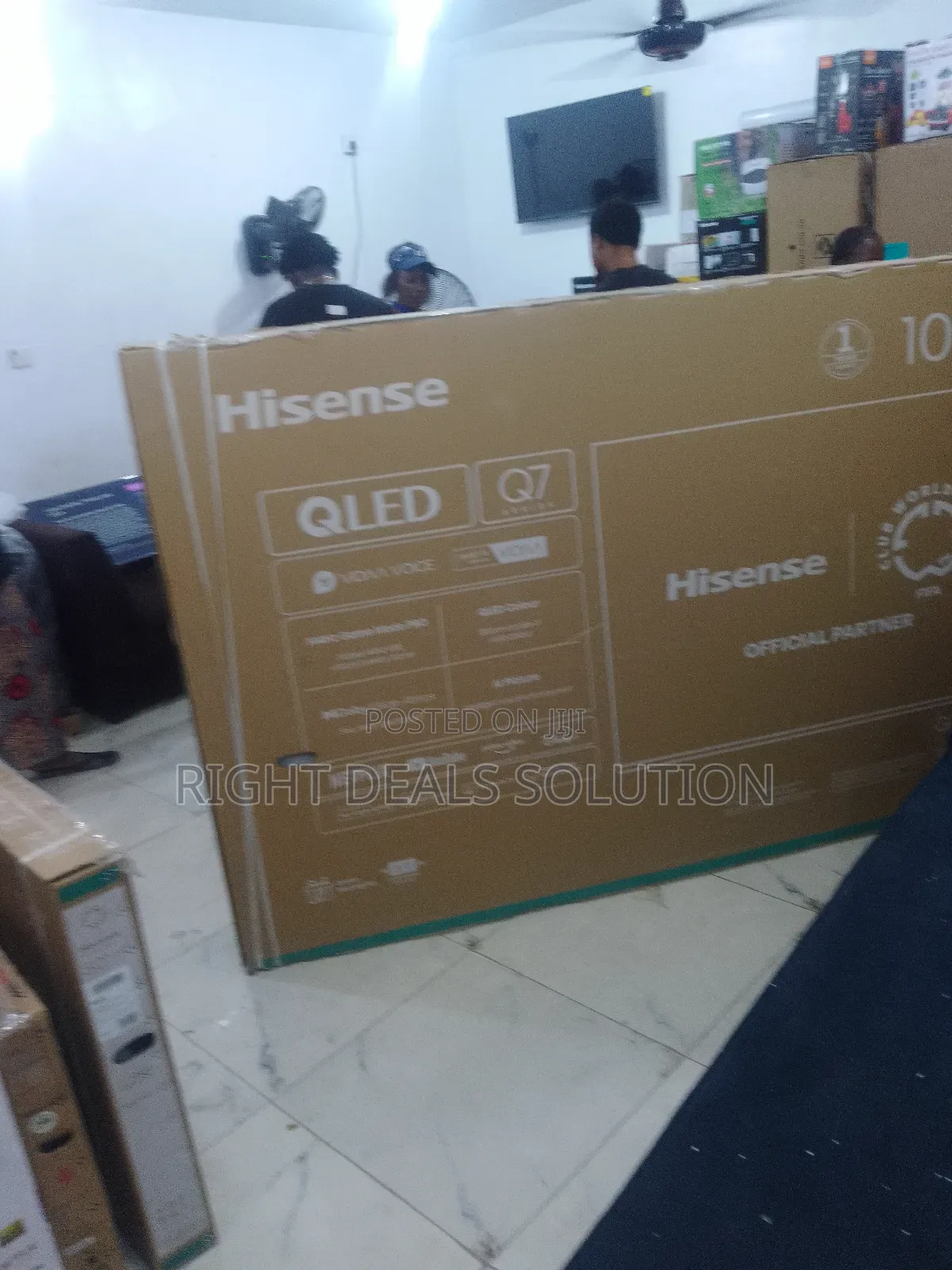 Epic Scale Unleashed: Hisense 100-Inch Qled Powerhouse