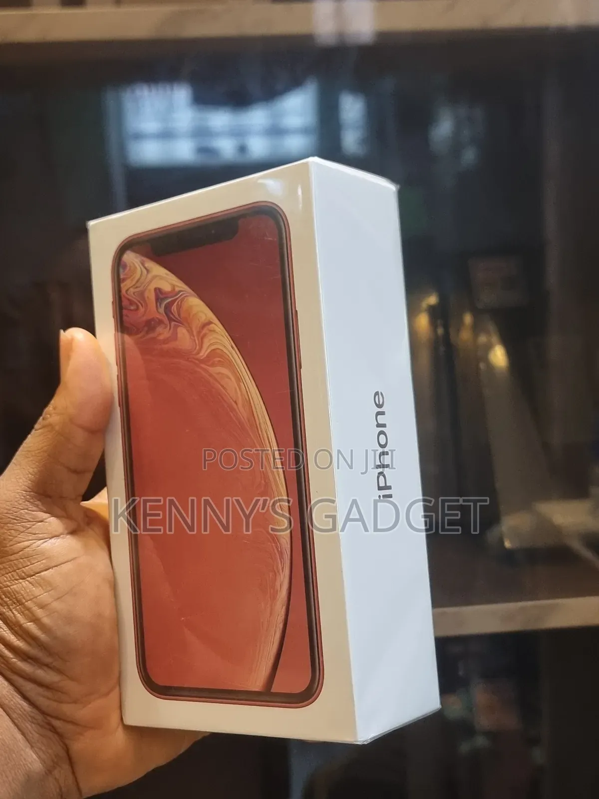 New Apple iPhone XR 64 GB Gold
