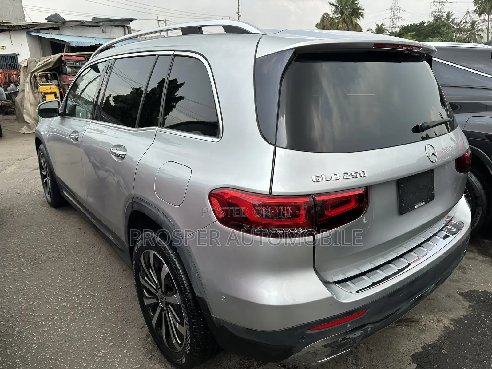 Mercedes-Benz GLB-Class GLB 250 4MATIC 2021 Silver